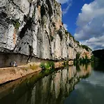 別荘 Cahors Countryside Retreat *