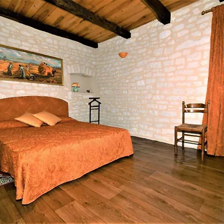 Historic With Garden * Fargues (Lot)